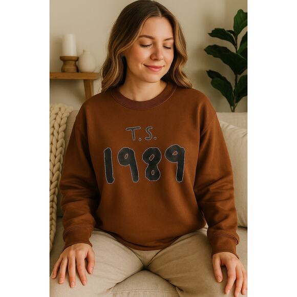 Taylor Sift 1989 sweatshirt - Picture 1 of 5